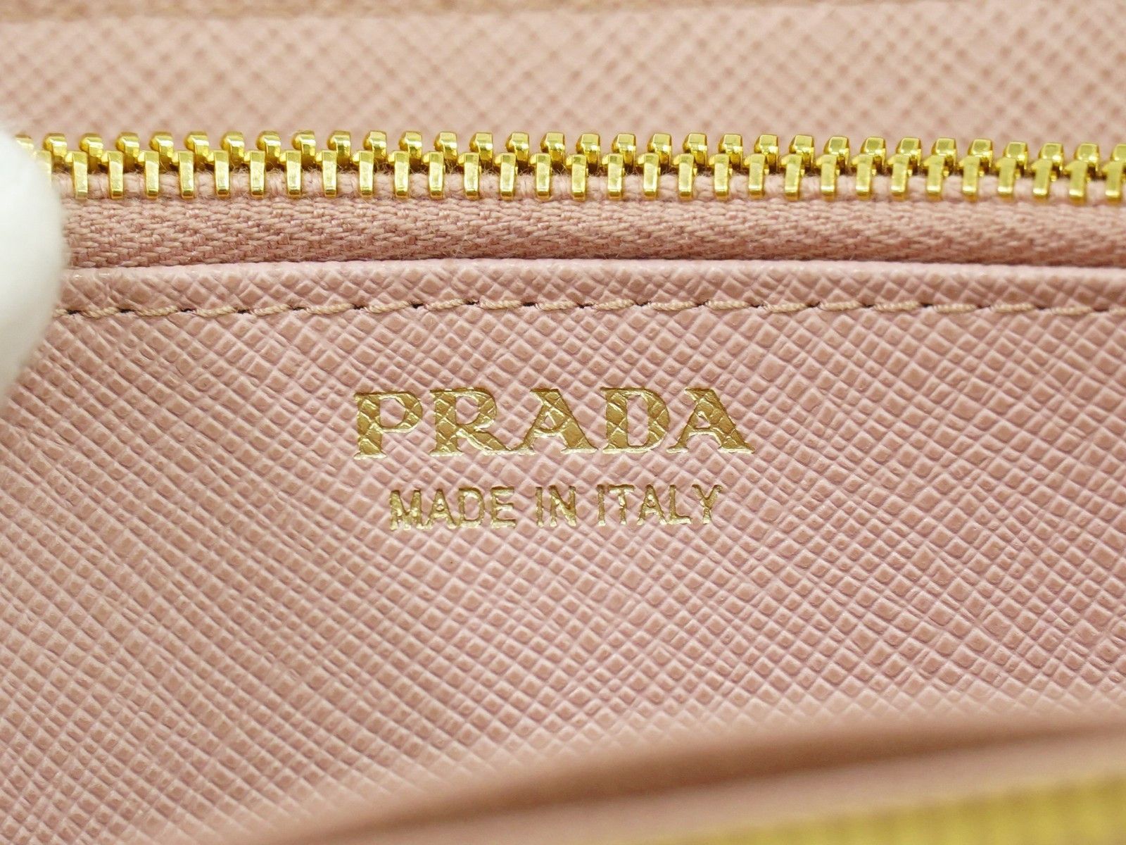 Prada Prada Bow Zip Around Saffiano Leather Size ONE SIZE - 4 Thumbnail