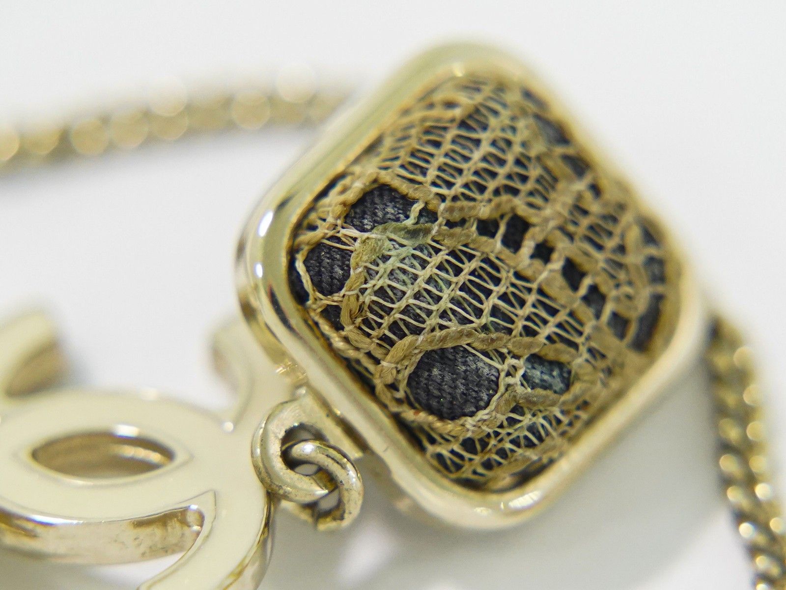 Chanel Chanel Vintage CC Pendant Necklace Metal Size ONE SIZE - 5 Thumbnail