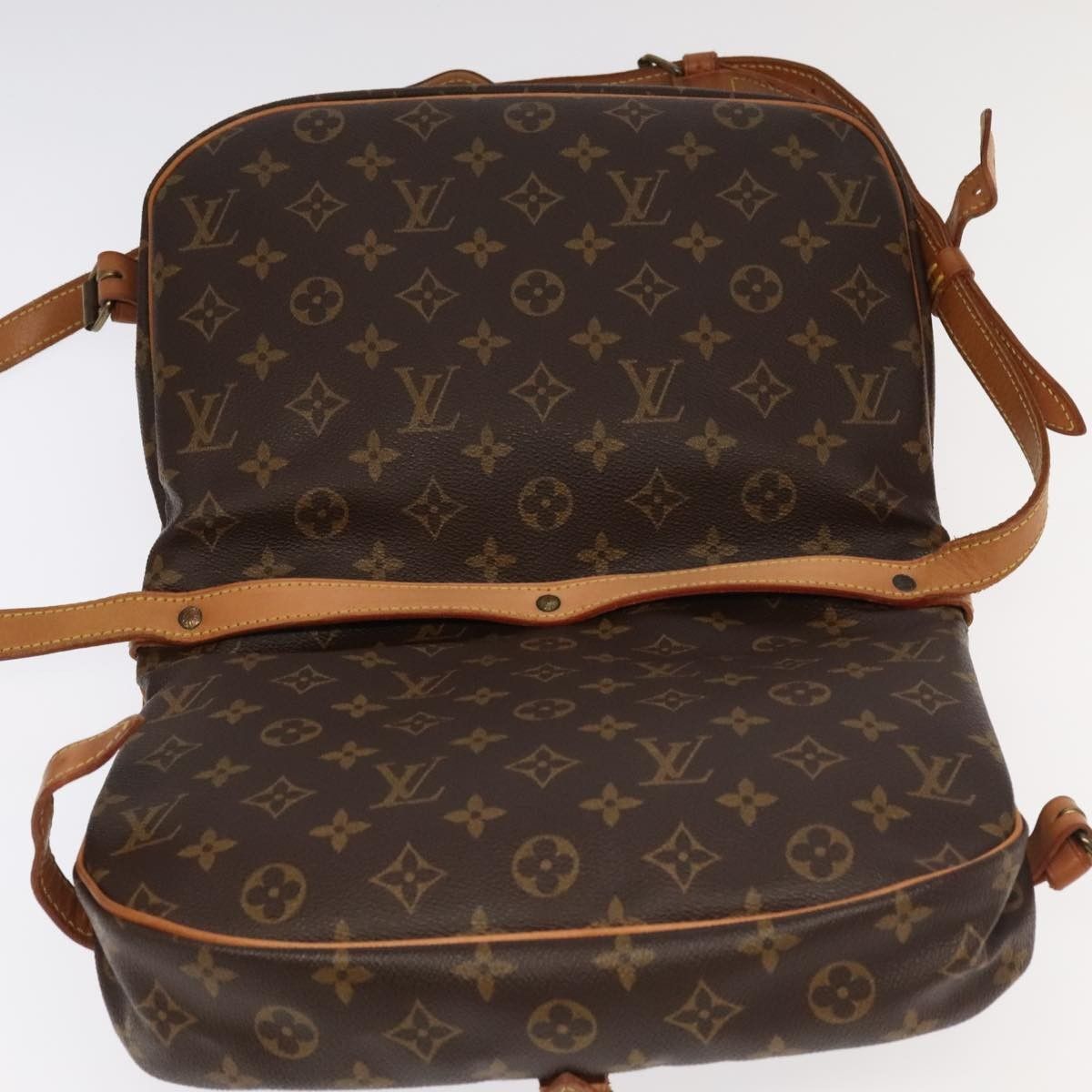 Louis Vuitton Louis Vuitton Saumur Handbag Monogram Canvas Size ONE SIZE - 19 Thumbnail
