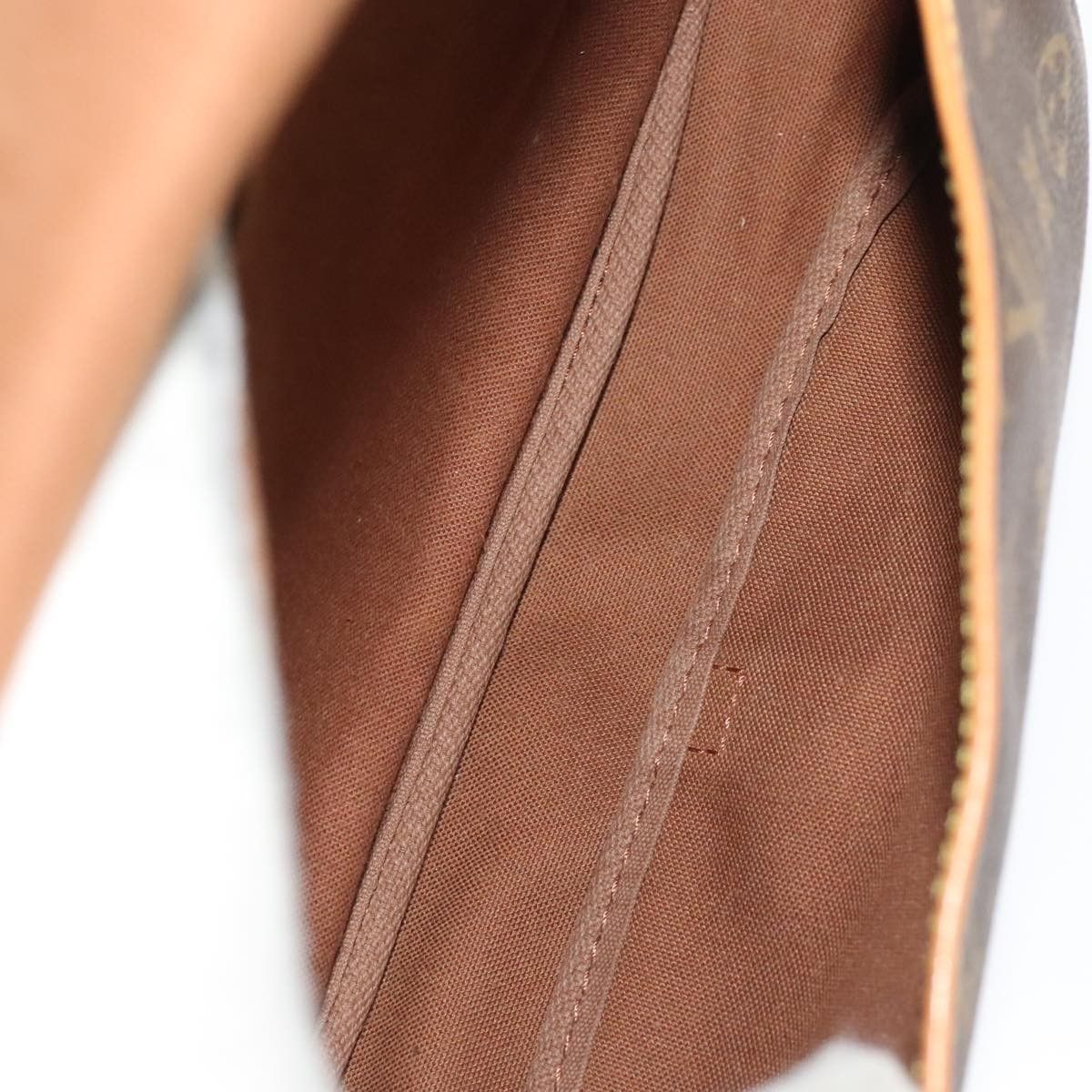 Louis Vuitton Louis Vuitton Saumur Handbag Monogram Canvas Size ONE SIZE - 24 Thumbnail