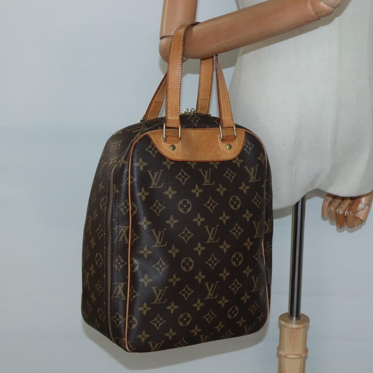 Louis Vuitton Louis Vuitton Excursion Handbag Monogram Canvas Size ONE SIZE - 14 Thumbnail