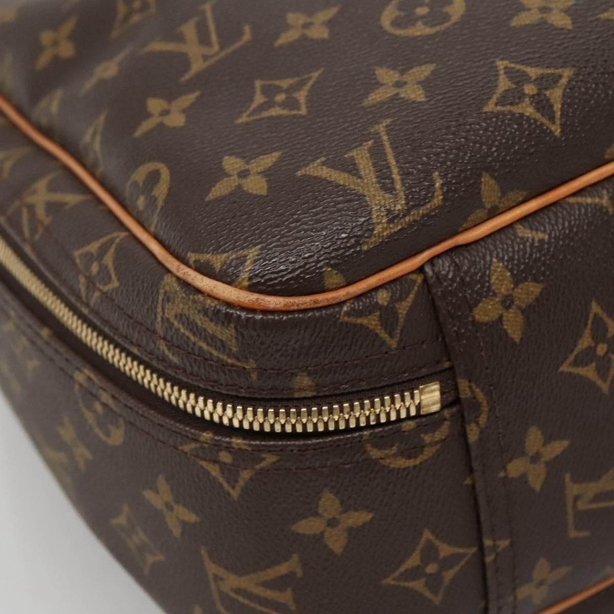 Louis Vuitton Louis Vuitton Excursion Handbag Monogram Canvas Size ONE SIZE - 11 Thumbnail