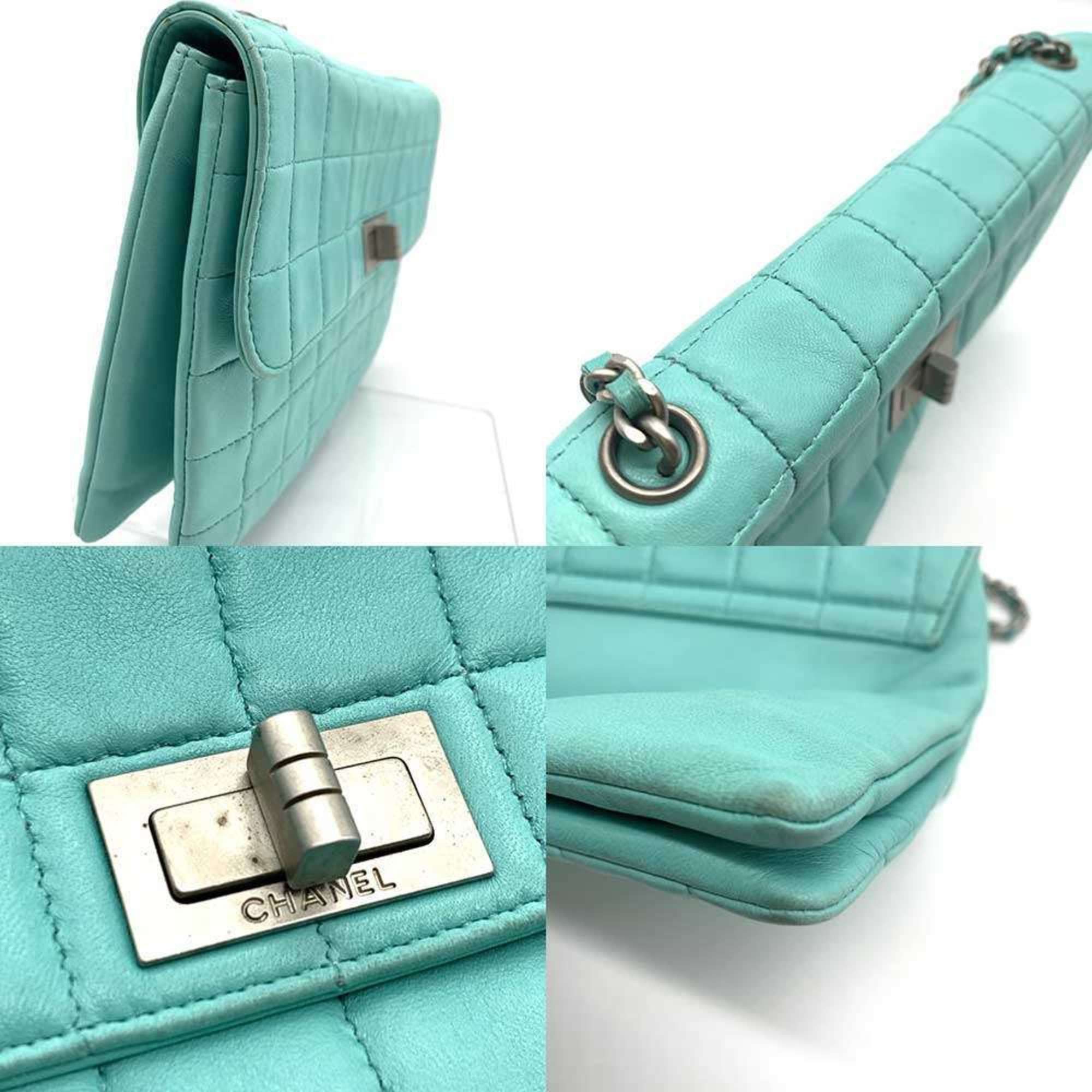 Chanel CHANEL 2.55 Chocobar Chain Handbag in Turquoise Leather Size ONE SIZE - 4 Thumbnail