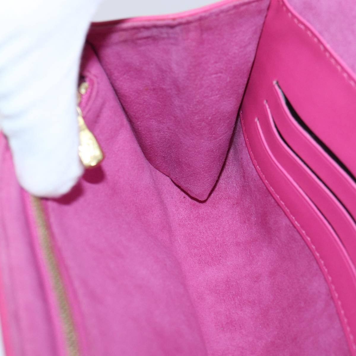 Louis Vuitton Louis Vuitton Courtney Clutch Embossed Leather Size ONE SIZE - 20 Thumbnail