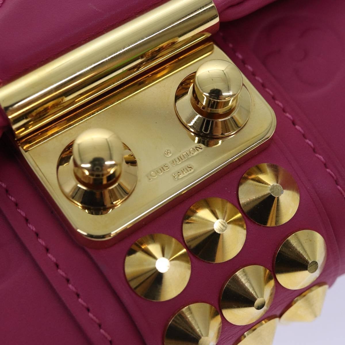 Louis Vuitton Louis Vuitton Courtney Clutch Embossed Leather Size ONE SIZE - 12 Thumbnail