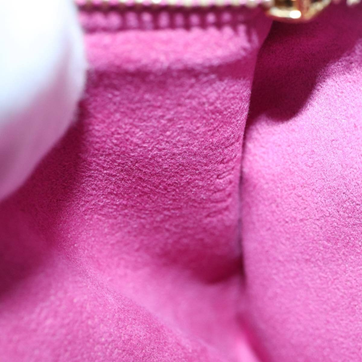 Louis Vuitton Louis Vuitton Courtney Clutch Embossed Leather Size ONE SIZE - 7 Thumbnail