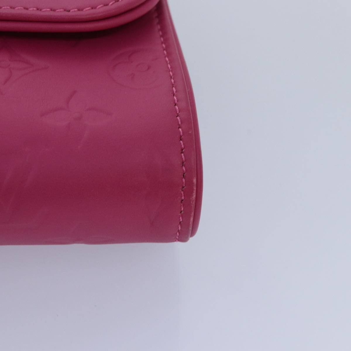 Louis Vuitton Louis Vuitton Courtney Clutch Embossed Leather Size ONE SIZE - 9 Thumbnail