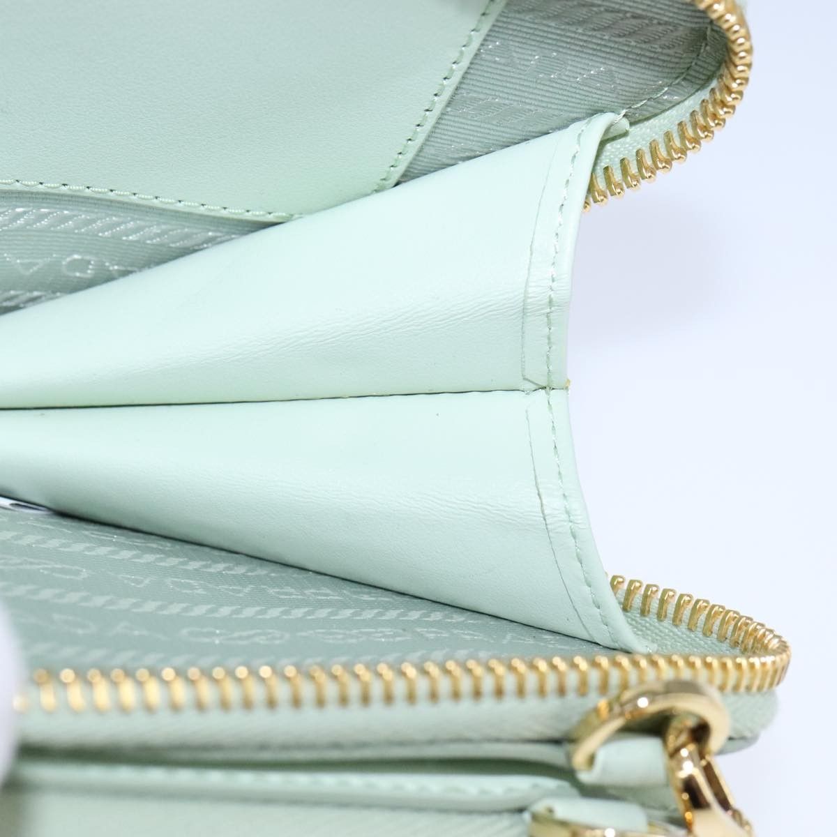 Prada Prada Triangle Logo Zip Around Shoulder Bag Raffia and Leather Size ONE SIZE - 17 Thumbnail
