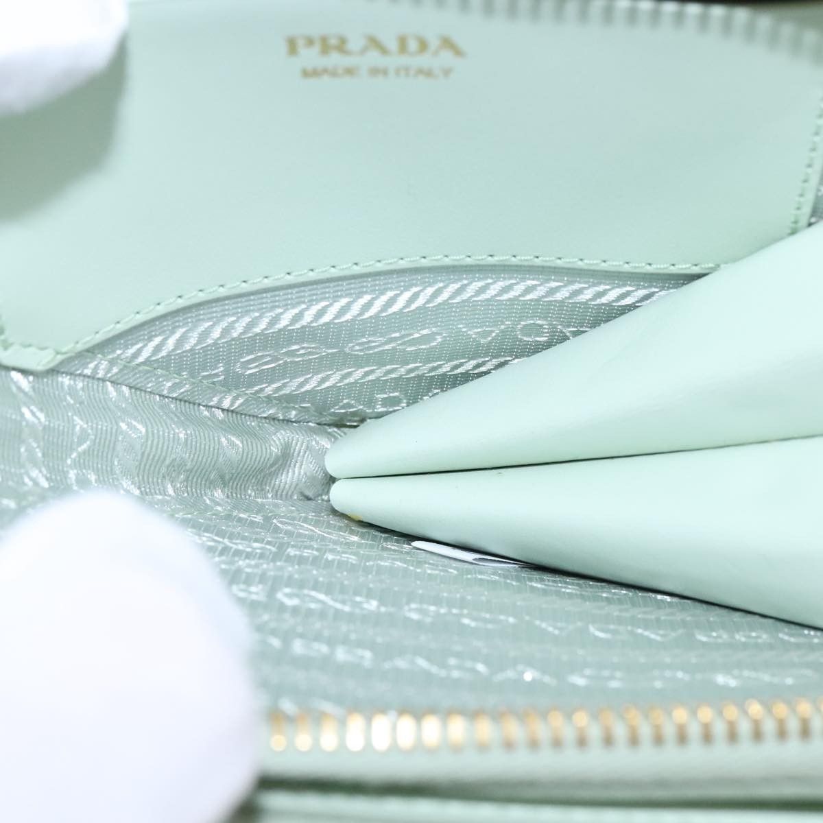 Prada Prada Triangle Logo Zip Around Shoulder Bag Raffia and Leather Size ONE SIZE - 23 Thumbnail