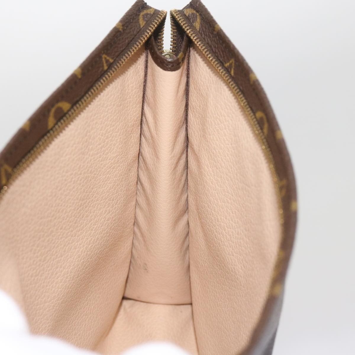 Louis Vuitton Louis Vuitton Poche Toilette NM Monogram Canvas Size ONE SIZE - 16 Thumbnail