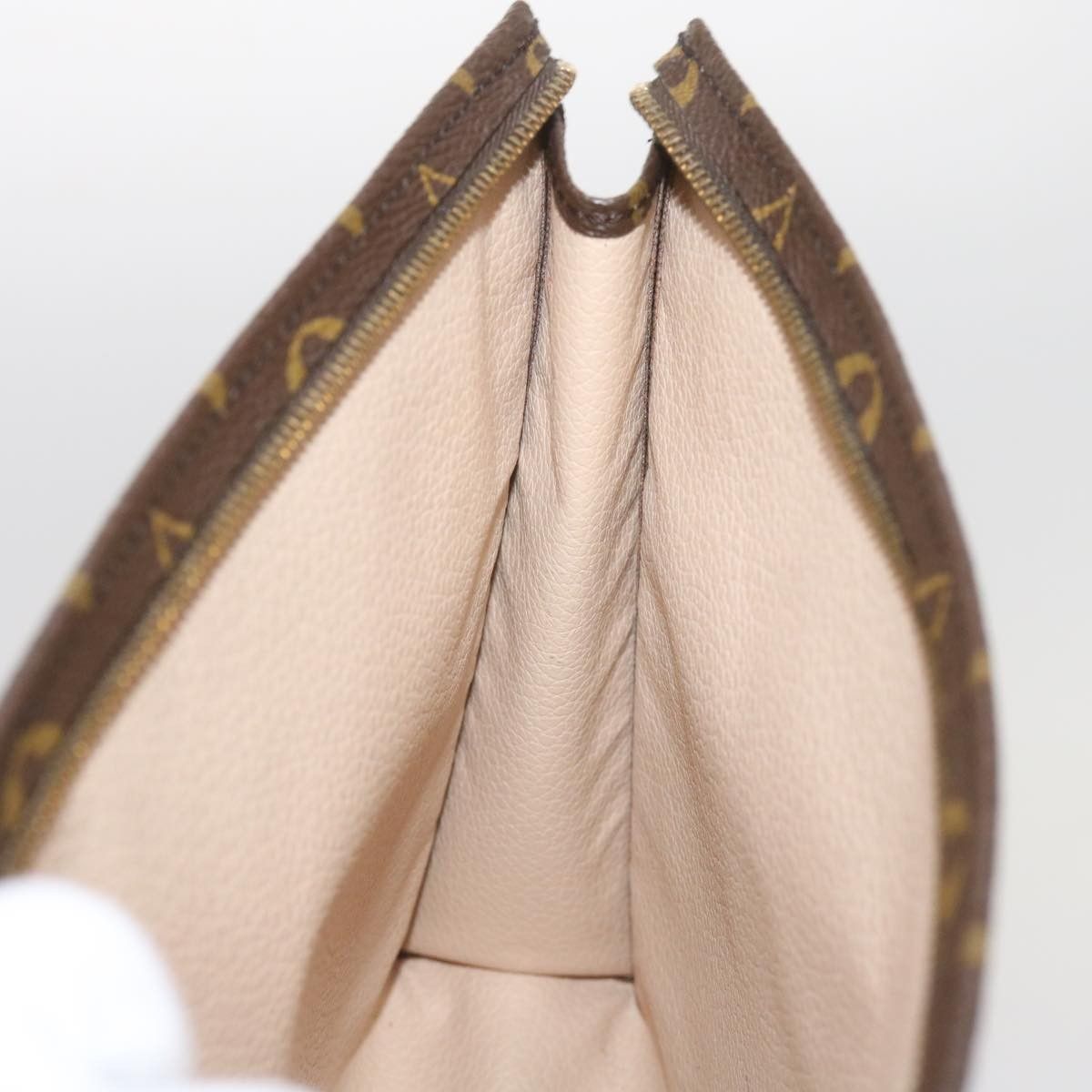 Louis Vuitton Louis Vuitton Poche Toilette NM Monogram Canvas Size ONE SIZE - 17 Thumbnail