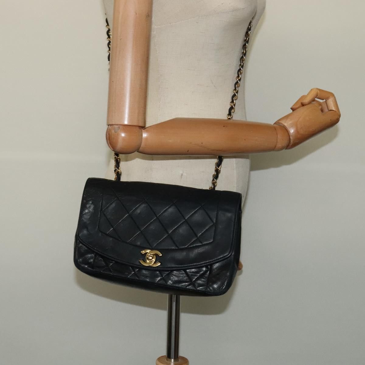Chanel Chanel Vintage Diana Flap Bag Quilted Lambskin Size ONE SIZE - 24 Thumbnail