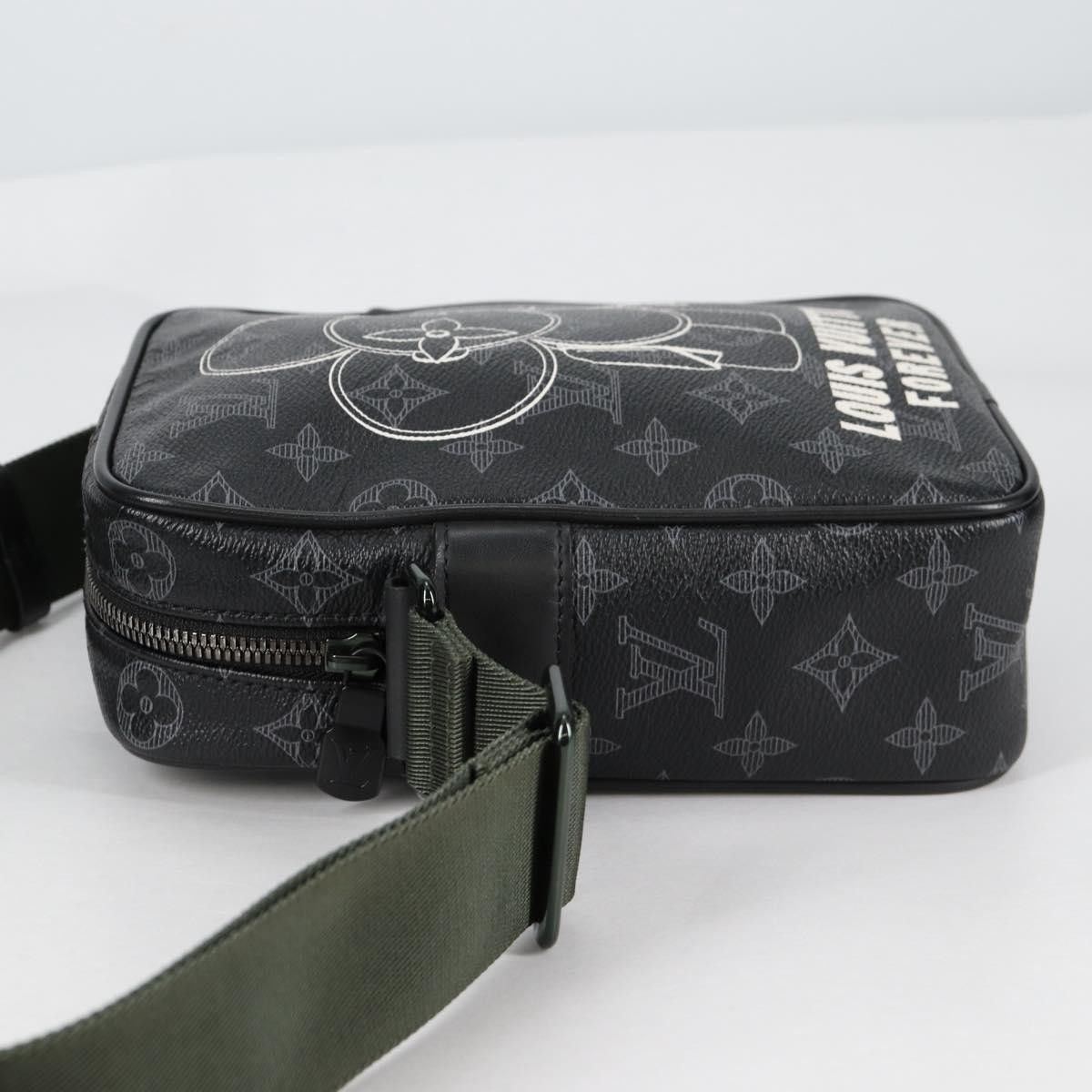 Louis Vuitton Louis Vuitton Danube Handbag Limited Edition Vivienne Monogram Eclipse Size ONE SIZE - 3 Thumbnail