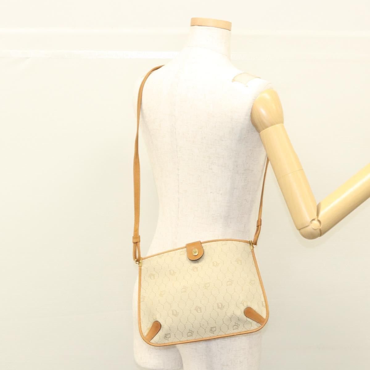 Dior Christian Dior Vintage Honeycomb Shoulder Bag Canvas and Leather Size ONE SIZE - 13 Thumbnail
