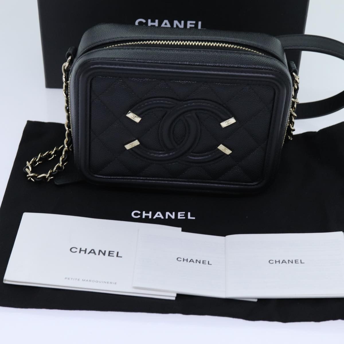 Chanel Chanel Filigree Vanity Clutch with Chain Quilted Caviar Size ONE SIZE - 14 Thumbnail