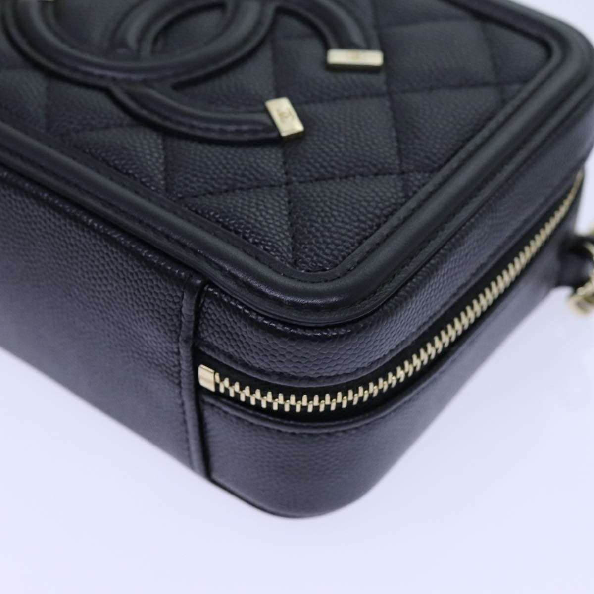 Chanel Chanel Filigree Vanity Clutch with Chain Quilted Caviar Size ONE SIZE - 9 Thumbnail
