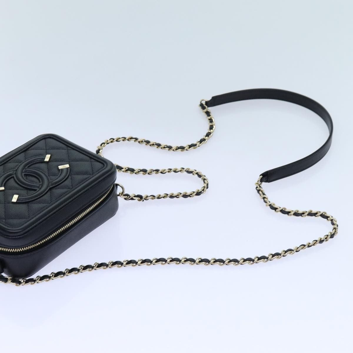 Chanel Chanel Filigree Vanity Clutch with Chain Quilted Caviar Size ONE SIZE - 17 Thumbnail