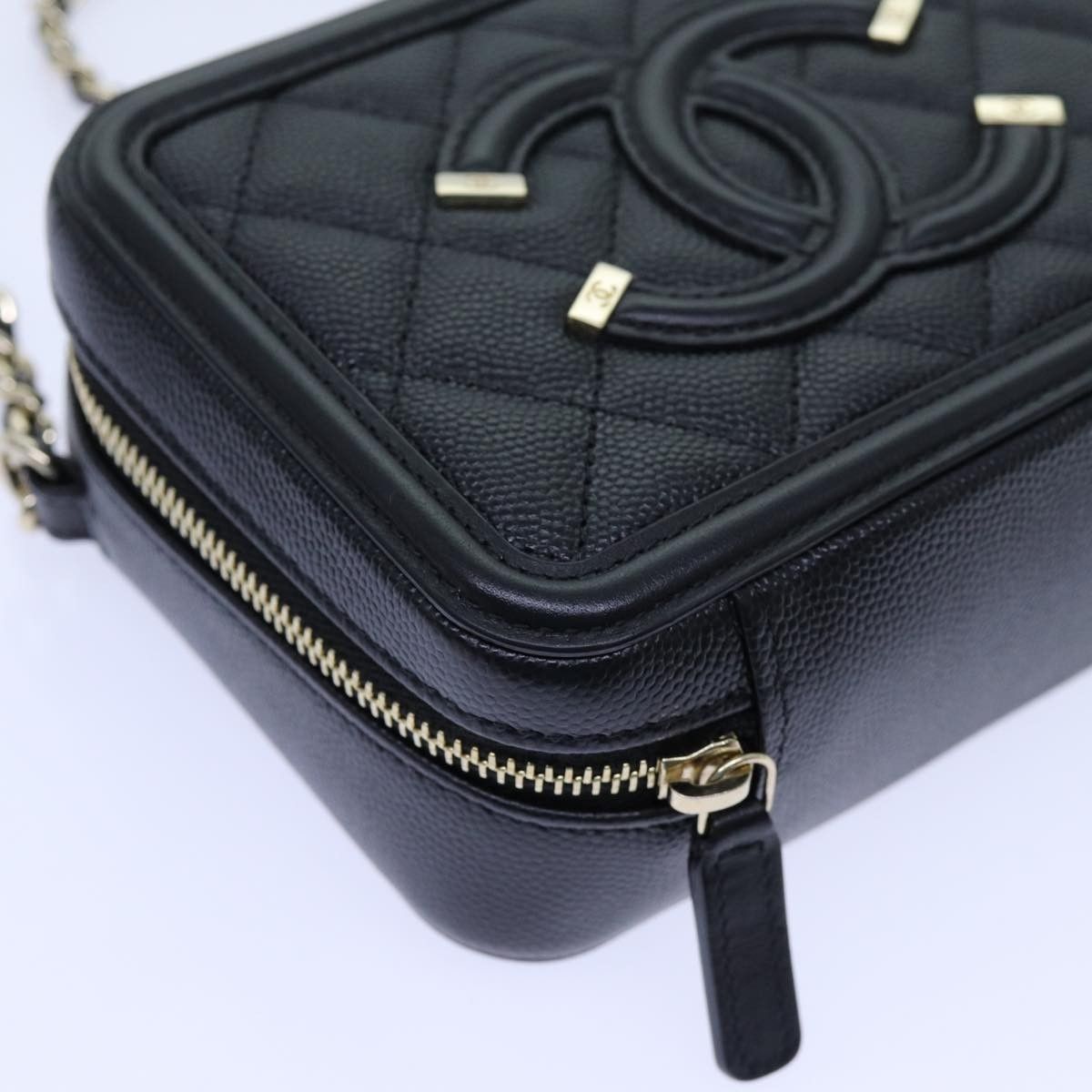 Chanel Chanel Filigree Vanity Clutch with Chain Quilted Caviar Size ONE SIZE - 10 Thumbnail