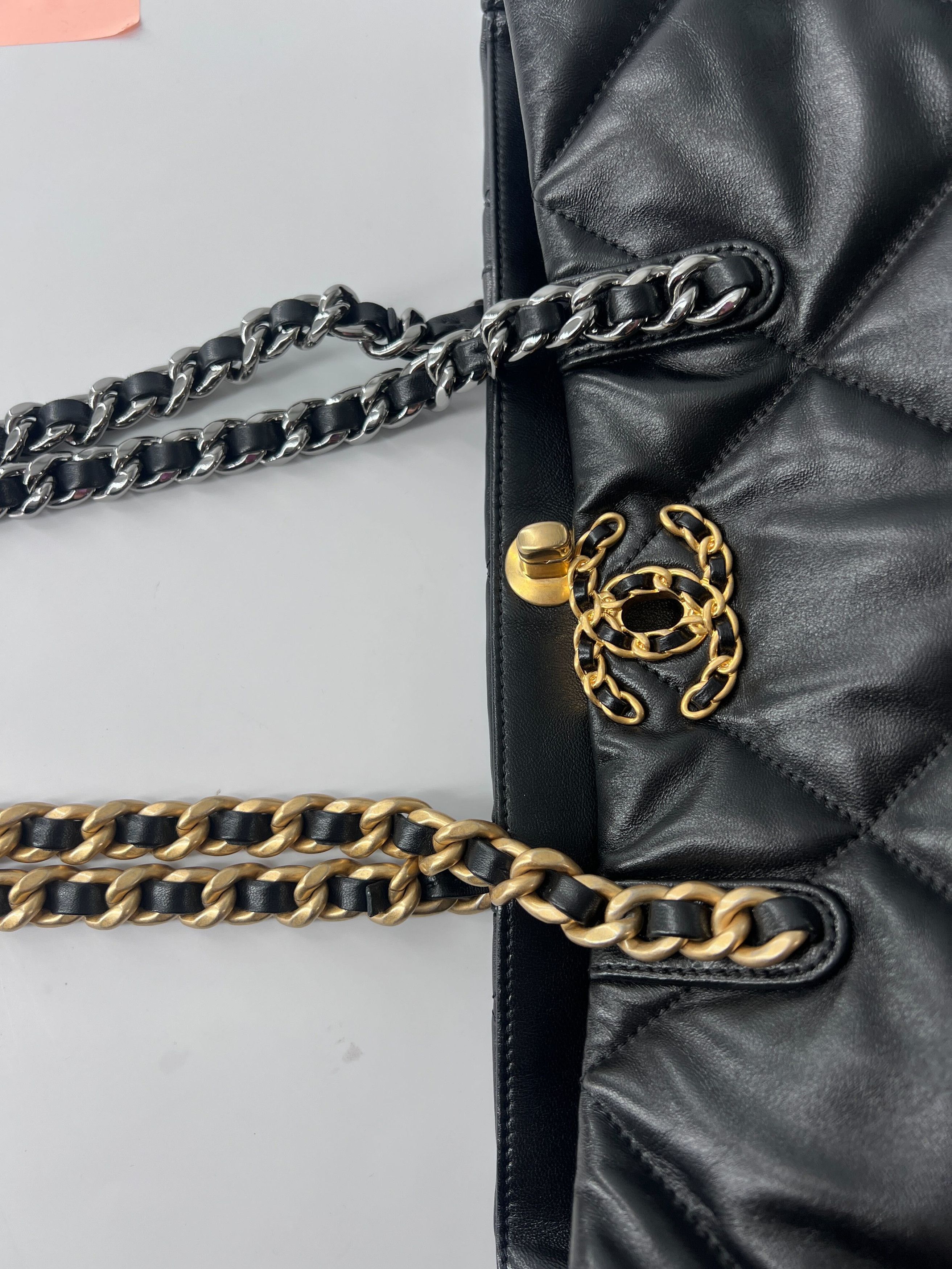 Chanel Chanel 19 Shopping Bag Quilted Leather Size ONE SIZE - 5 Thumbnail