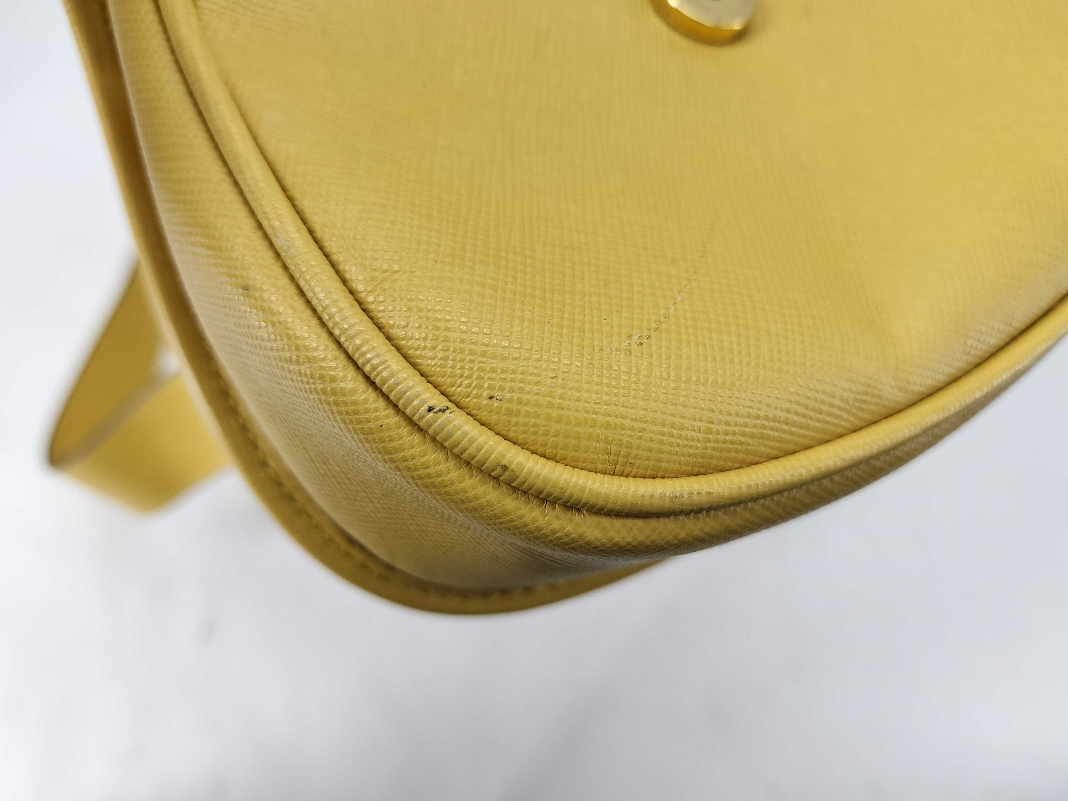 Gucci Gucci Front Zip Belt Bag GG Rubber Effect Leather Size ONE SIZE - 9 Thumbnail