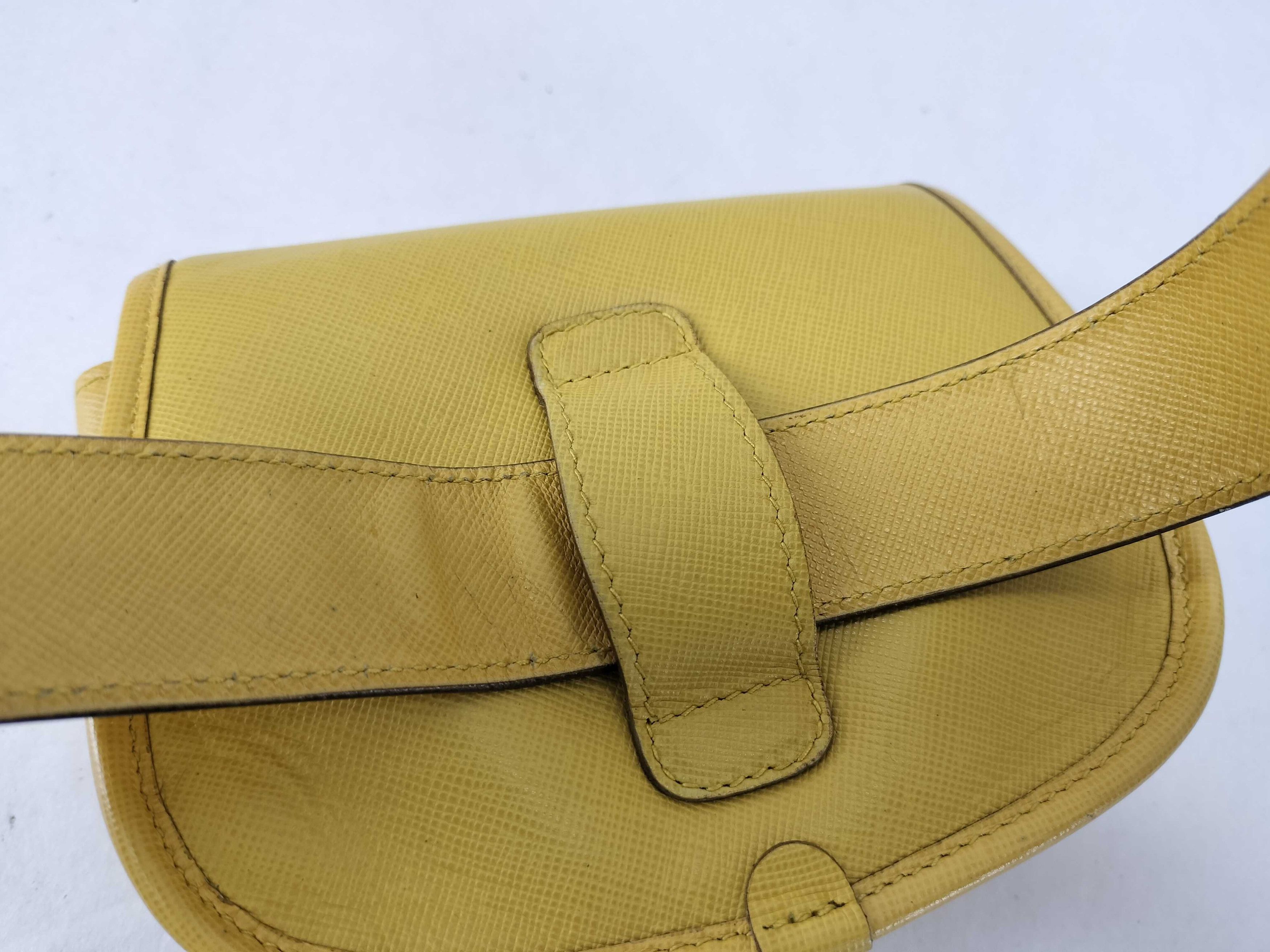 Gucci Gucci Front Zip Belt Bag GG Rubber Effect Leather Size ONE SIZE - 3 Thumbnail