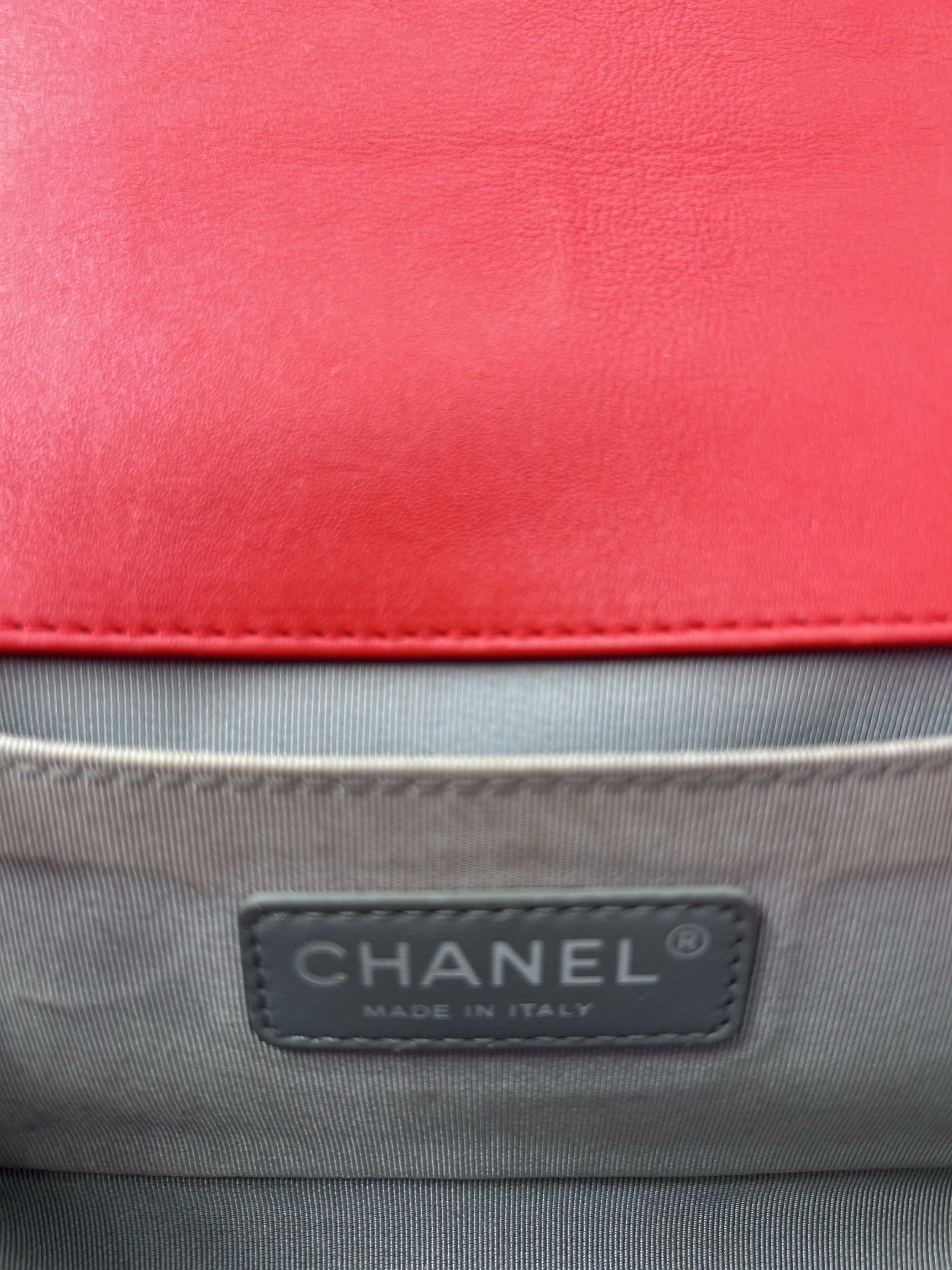 Chanel Chanel Boy Flap Bag Quilted Lambskin Size ONE SIZE - 9 Thumbnail