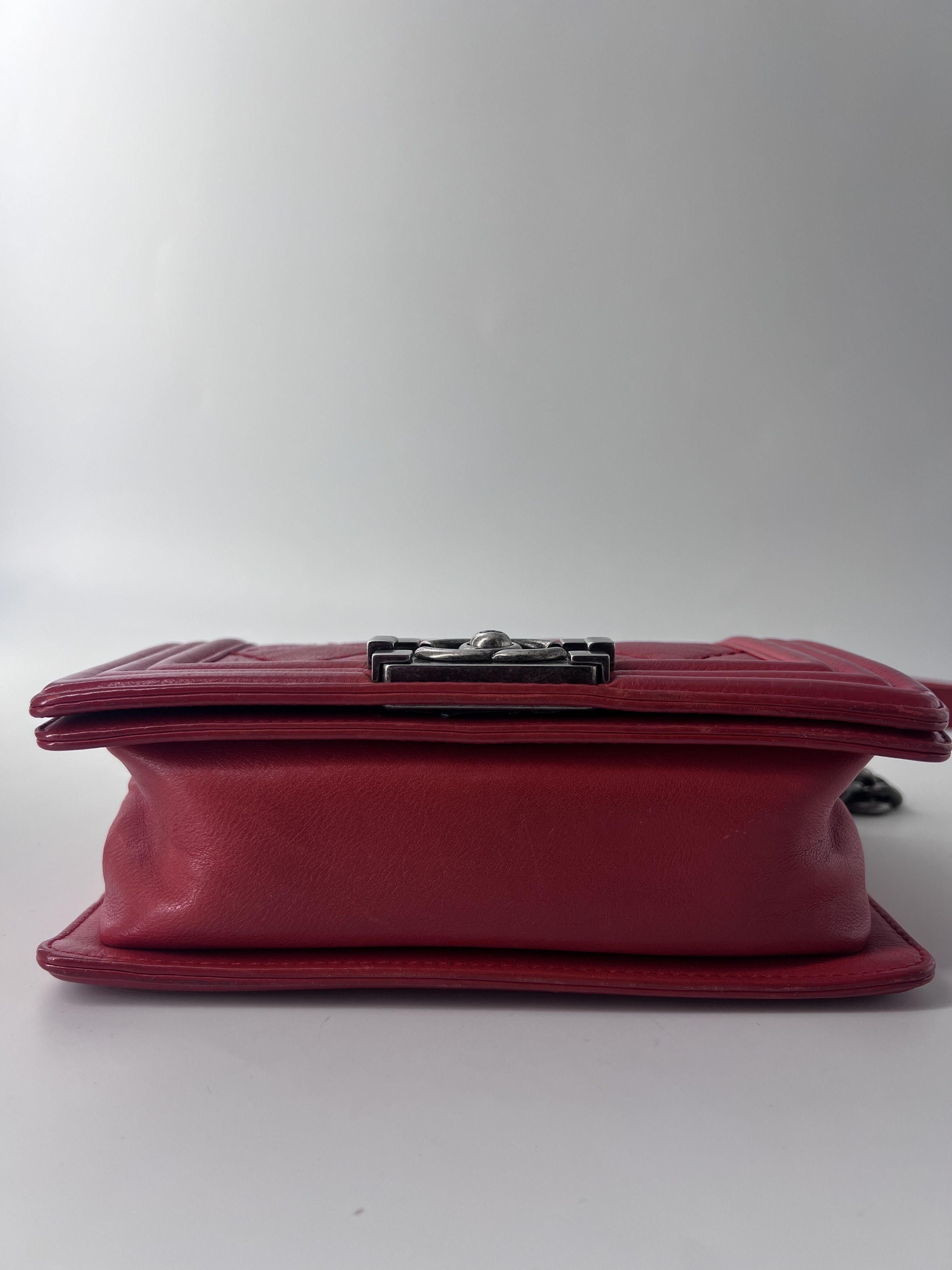 Chanel Chanel Boy Flap Bag Quilted Lambskin Size ONE SIZE - 5 Thumbnail