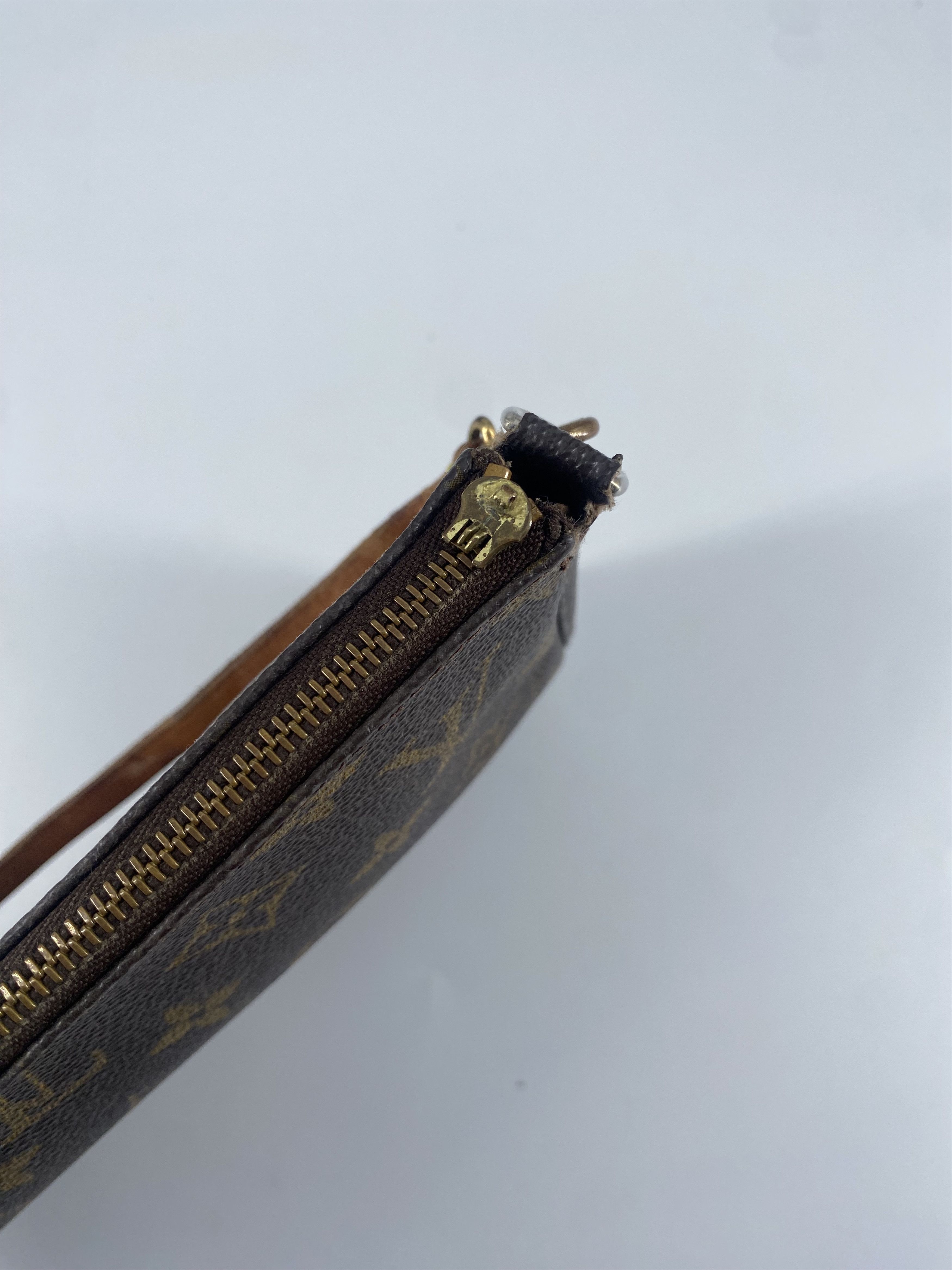 Louis Vuitton Louis Vuitton Pochette Accessoires Monogram Canvas Size ONE SIZE - 8 Thumbnail