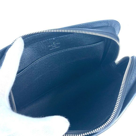 Louis Vuitton Louis Vuitton Zip Coin Purse Taiga Leather Size ONE SIZE - 10 Thumbnail