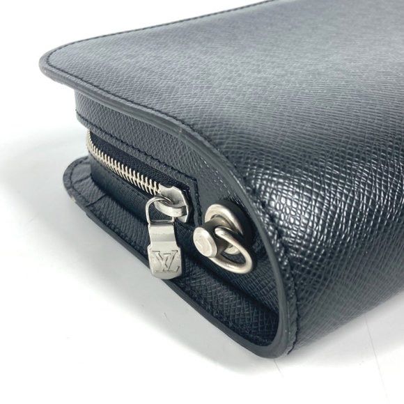 Louis Vuitton Louis Vuitton Zip Coin Purse Taiga Leather Size ONE SIZE - 5 Thumbnail