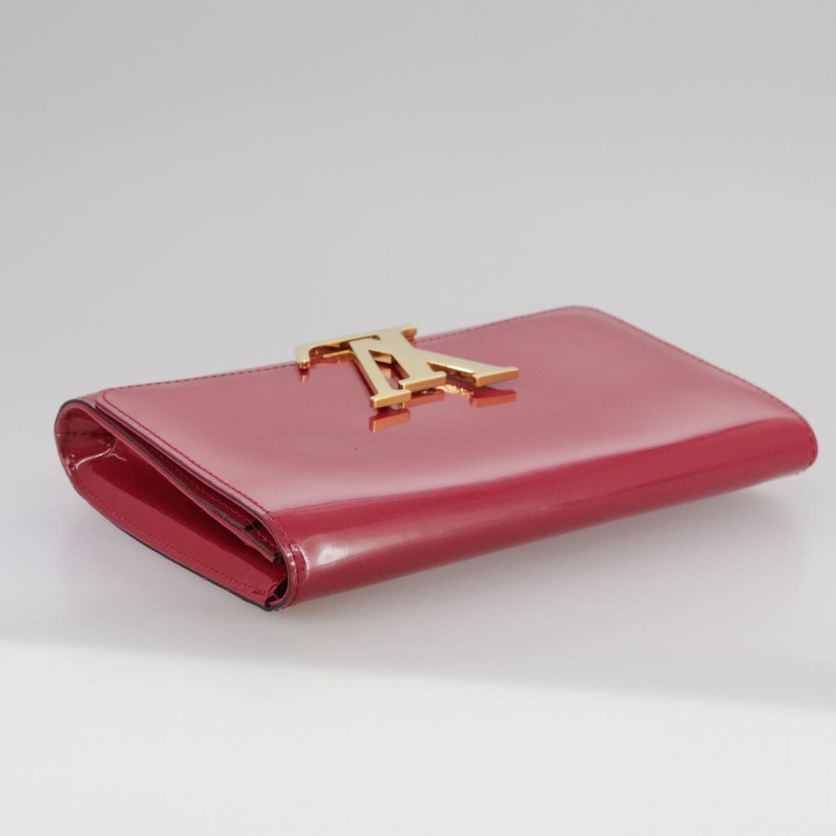 Louis Vuitton Louis Vuitton Louise Clutch Patent Size ONE SIZE - 21 Thumbnail