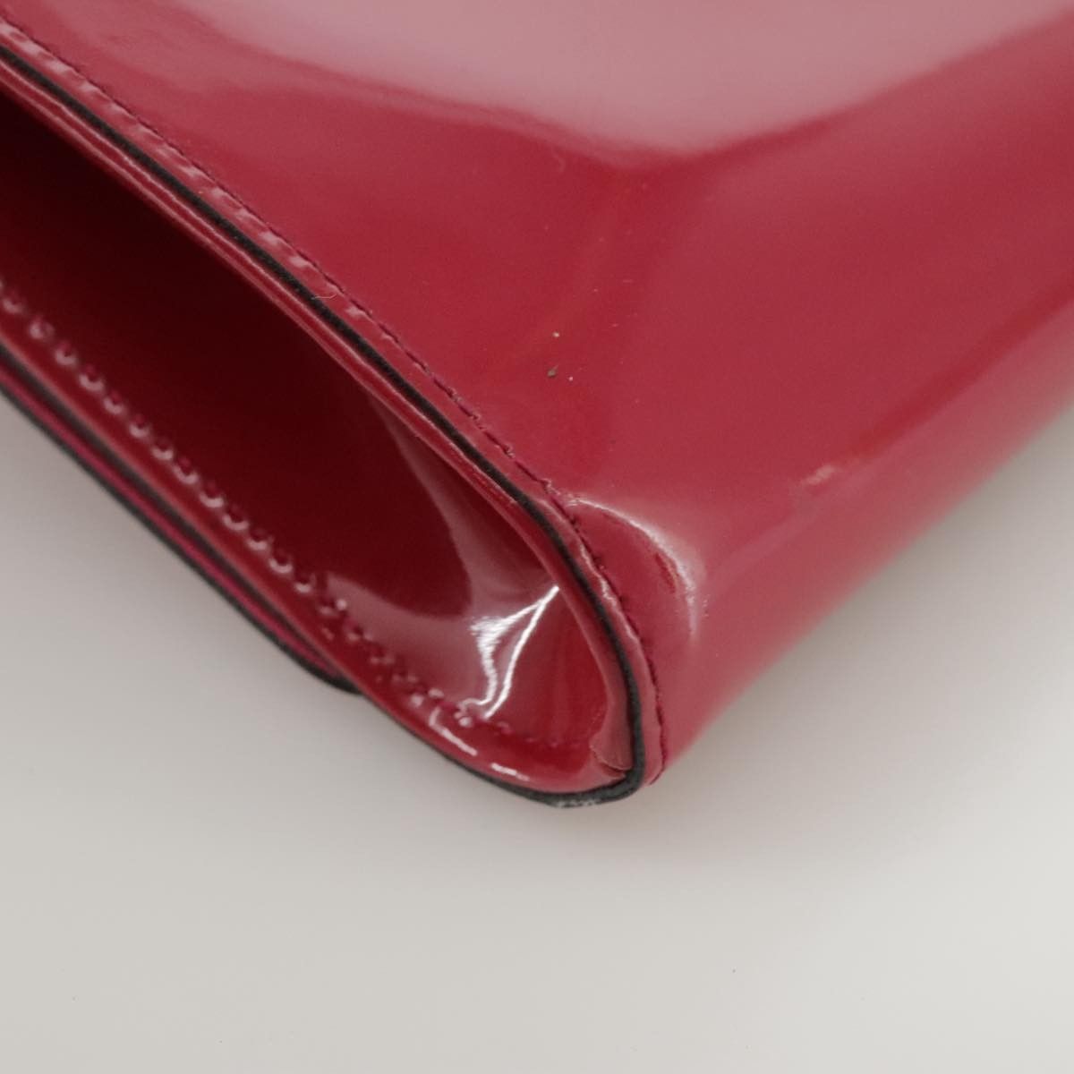 Louis Vuitton Louis Vuitton Louise Clutch Patent Size ONE SIZE - 9 Thumbnail