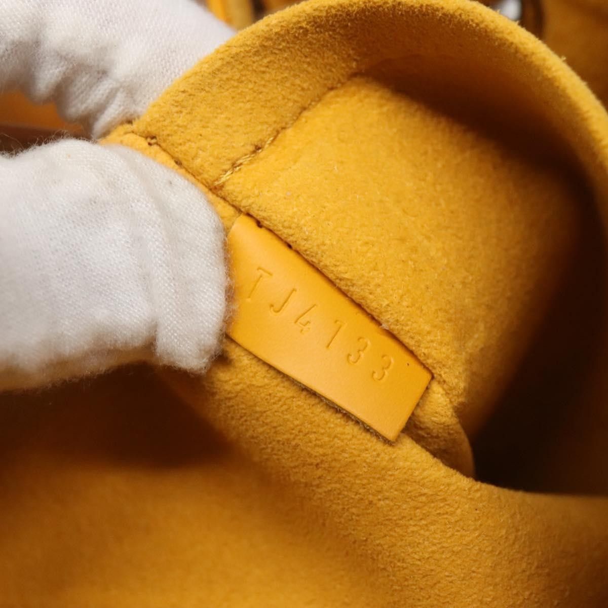 Louis Vuitton Louis Vuitton Noe Handbag Epi Leather Size ONE SIZE - 7 Thumbnail