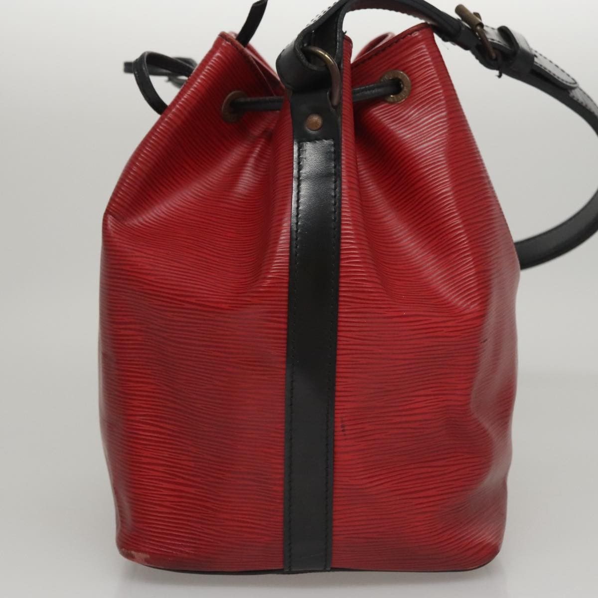 Louis Vuitton Louis Vuitton Petit Noe Handbag Epi Leather Size ONE SIZE - 3 Thumbnail