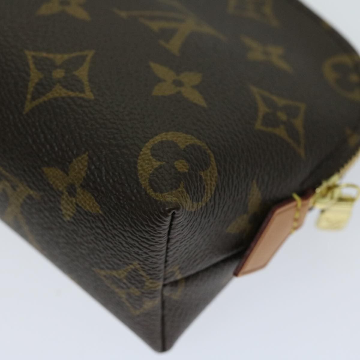 Louis Vuitton Louis Vuitton Cosmetic Pouch Limited Edition Patches Monogram Canvas Size ONE SIZE - 10 Thumbnail