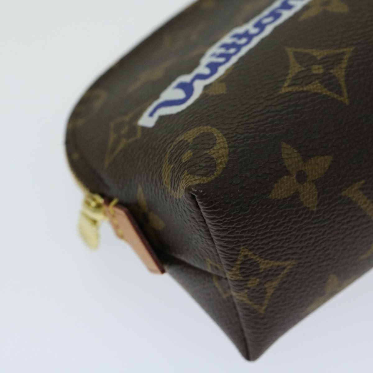 Louis Vuitton Louis Vuitton Cosmetic Pouch Limited Edition Patches Monogram Canvas Size ONE SIZE - 9 Thumbnail