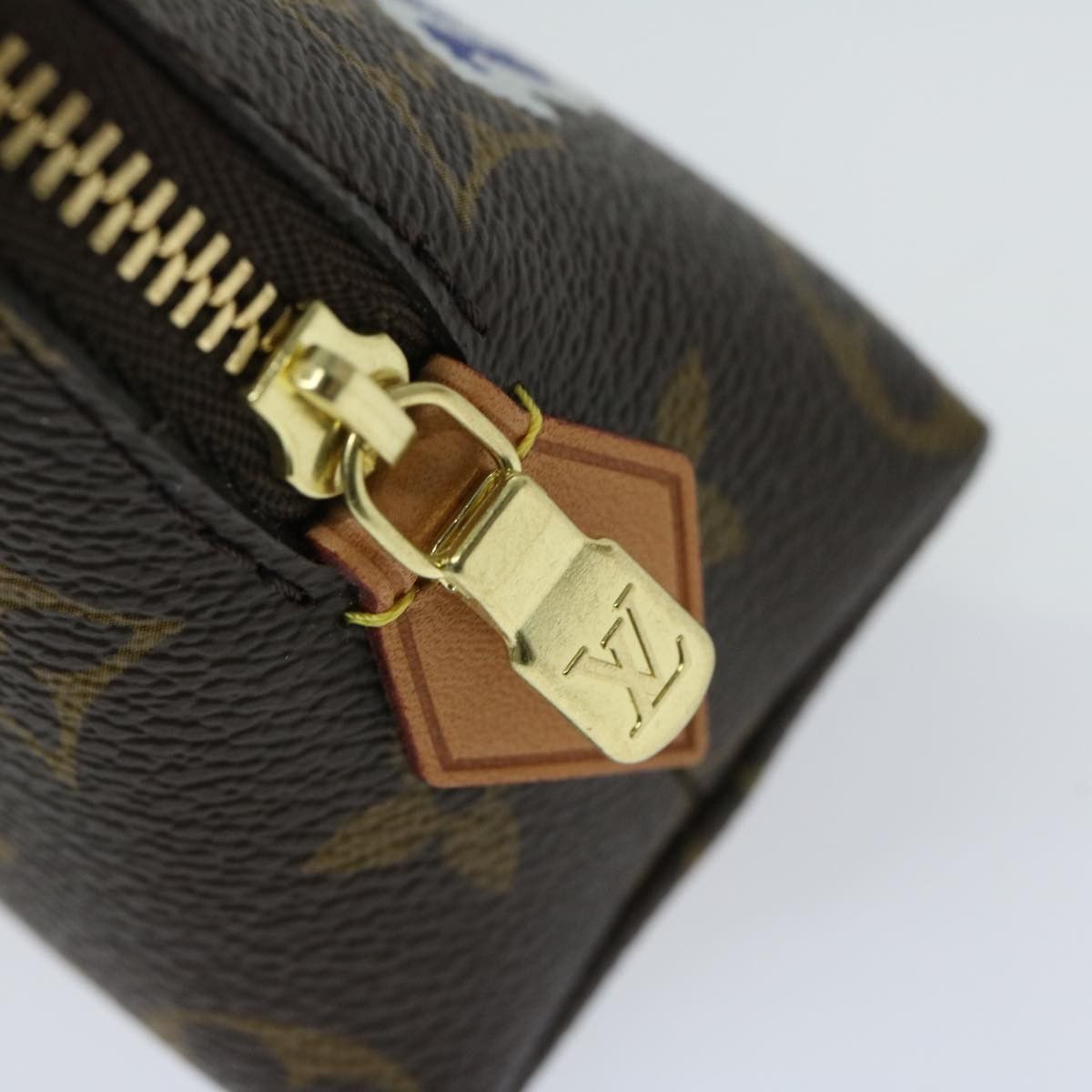 Louis Vuitton Louis Vuitton Cosmetic Pouch Limited Edition Patches Monogram Canvas Size ONE SIZE - 12 Thumbnail