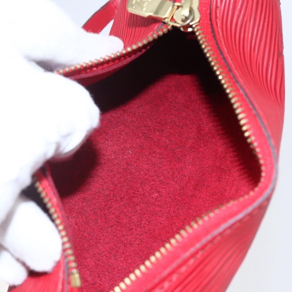 Louis Vuitton Louis Vuitton Soufflot Pochette Epi Leather Size ONE SIZE - 5 Thumbnail