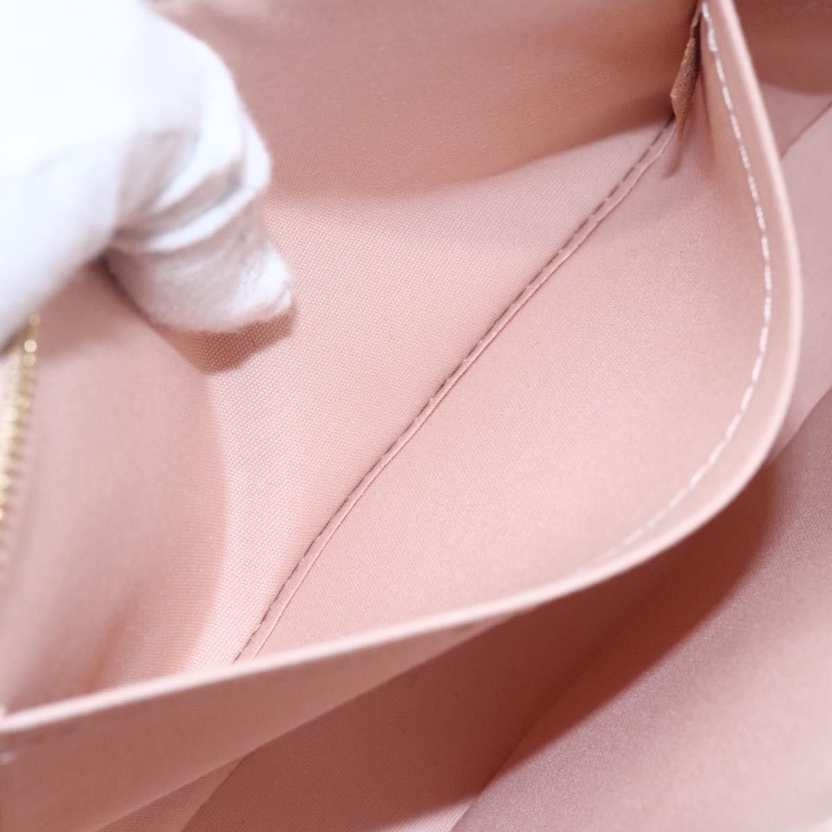Louis Vuitton Louis Vuitton Pochette Accessoires Patent Leather Size ONE SIZE - 23 Thumbnail
