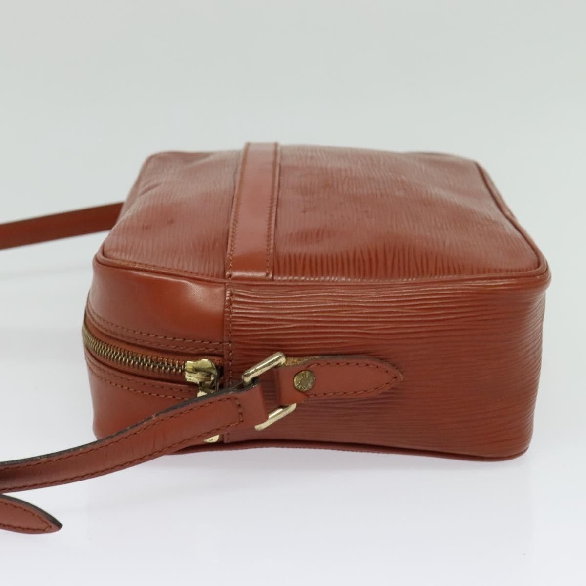 Louis Vuitton Louis Vuitton Trocadero Handbag Epi Leather Size ONE SIZE - 3 Thumbnail