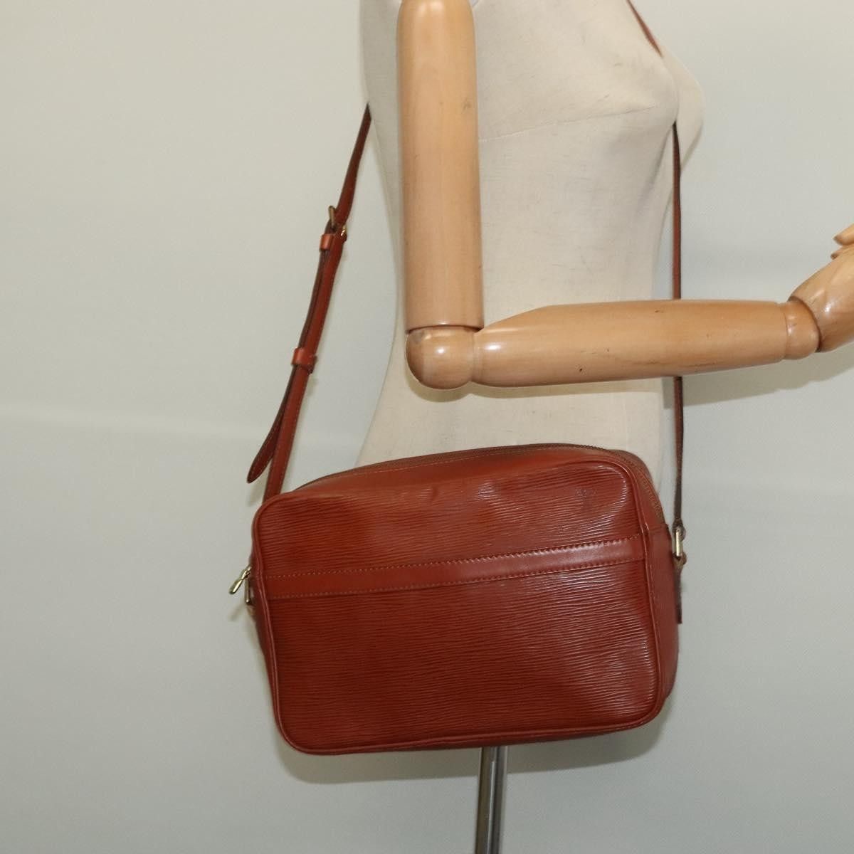 Louis Vuitton Louis Vuitton Trocadero Handbag Epi Leather Size ONE SIZE - 14 Thumbnail