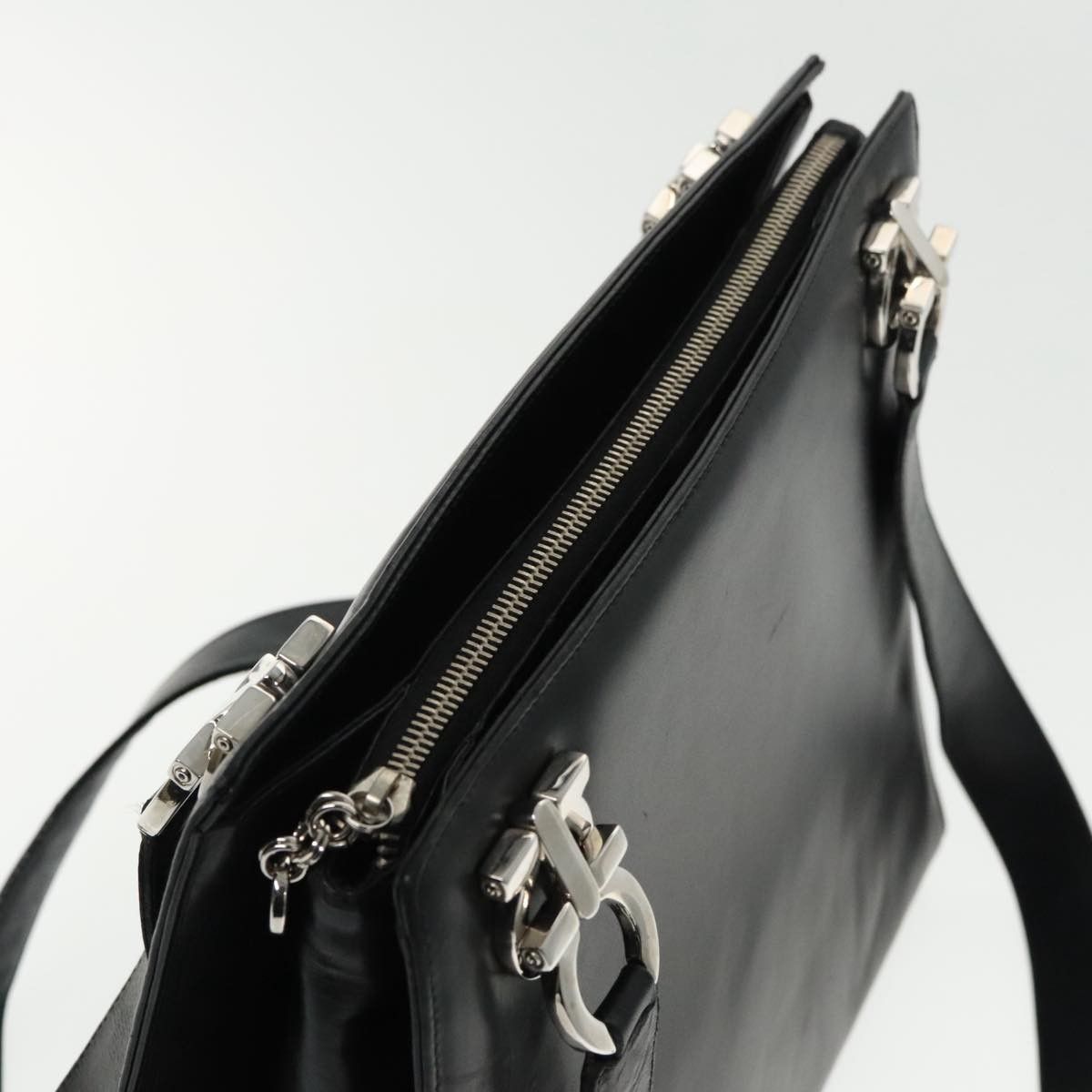 Salvatore Ferragamo Salvatore Ferragamo Gancini Shoulder Bag Leather Size ONE SIZE - 15 Thumbnail