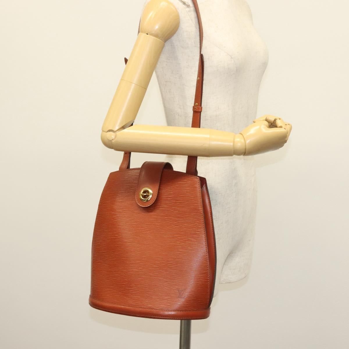 Louis Vuitton Louis Vuitton Cluny Shoulder Bag Epi Leather Size ONE SIZE - 14 Thumbnail