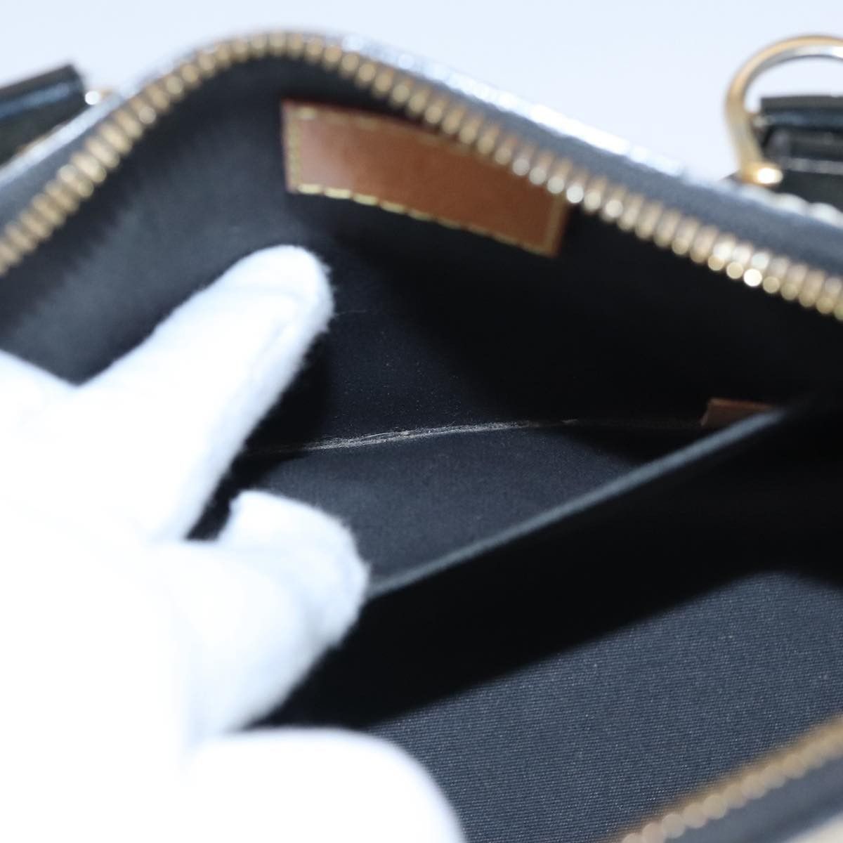 Louis Vuitton Louis Vuitton Alma Handbag Monogram Vernis Size ONE SIZE - 24 Thumbnail