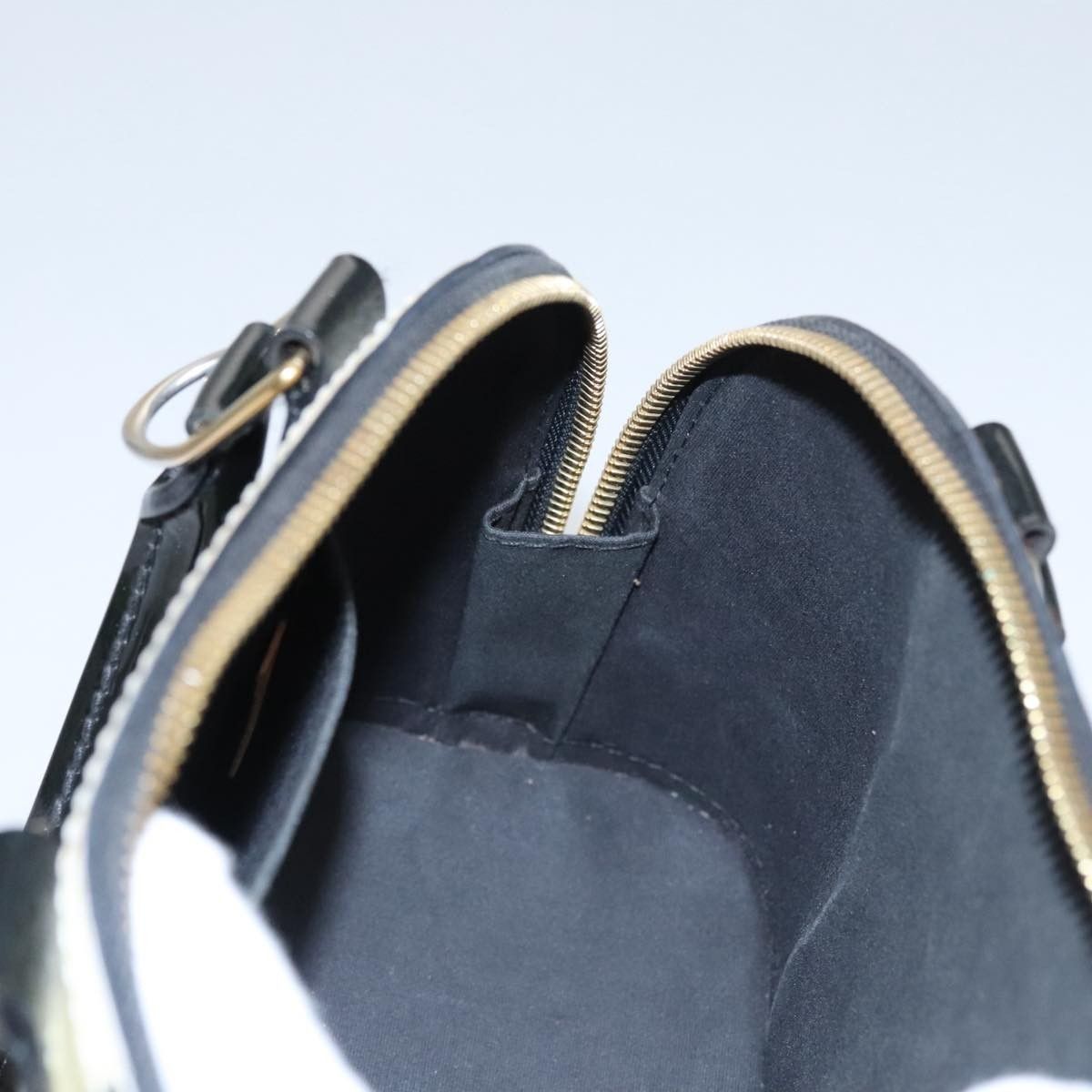 Louis Vuitton Louis Vuitton Alma Handbag Monogram Vernis Size ONE SIZE - 22 Thumbnail