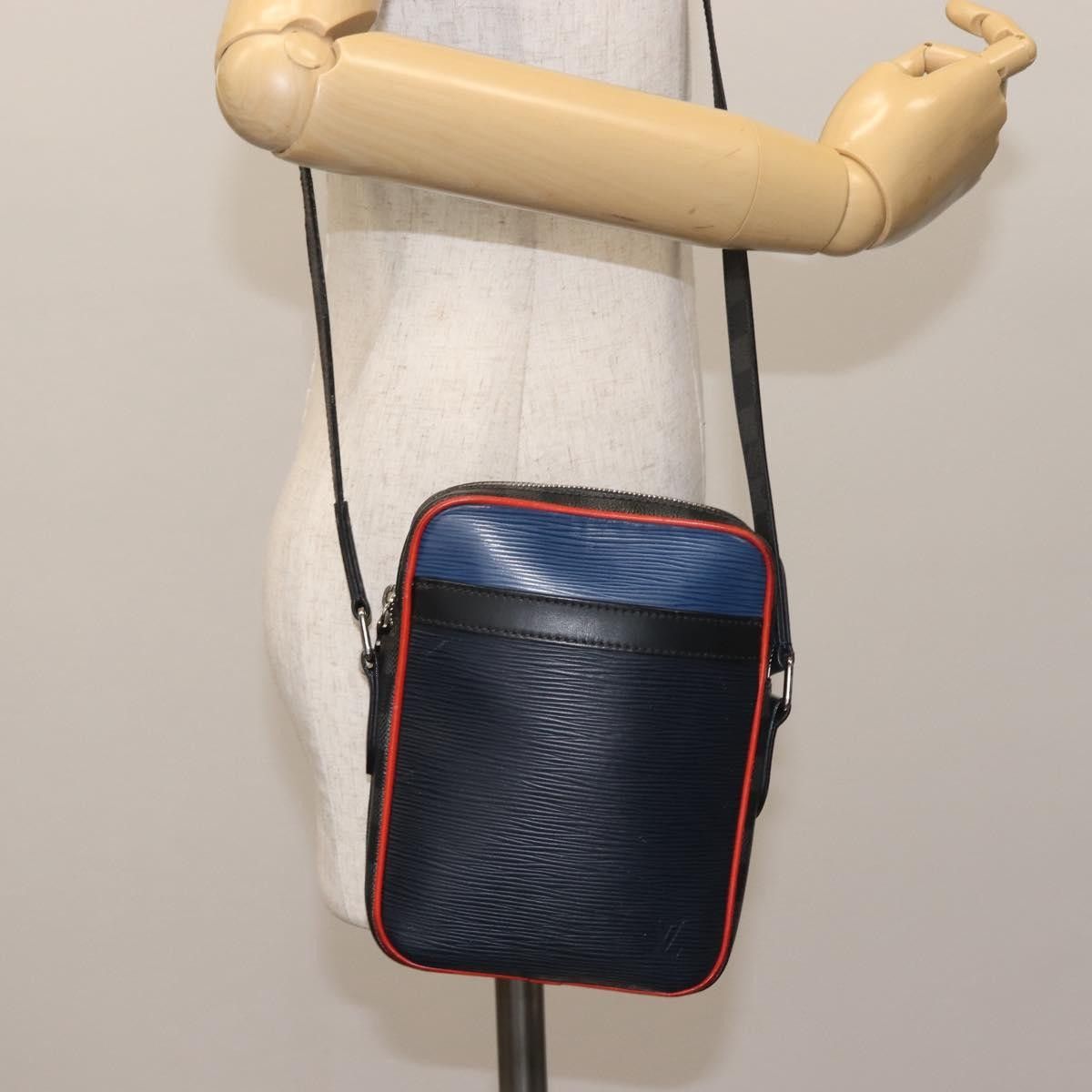Louis Vuitton Louis Vuitton Danube Epi Leather Size ONE SIZE - 14 Thumbnail