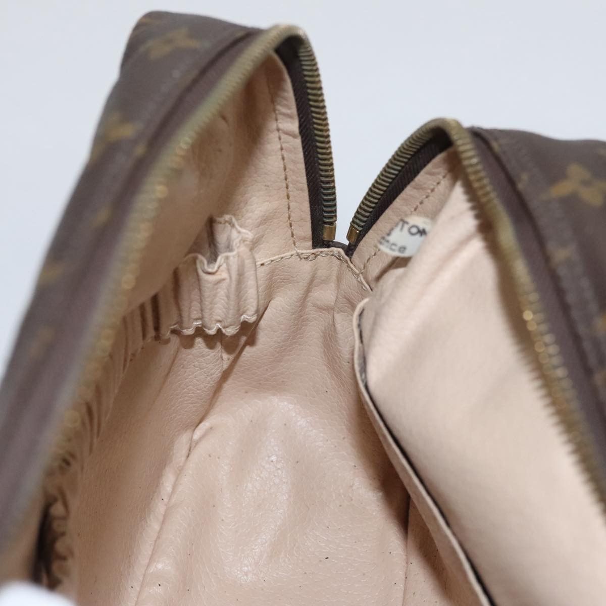 Louis Vuitton Louis Vuitton Trousse Toiletry Pouch Monogram Canvas Size ONE SIZE - 19 Thumbnail