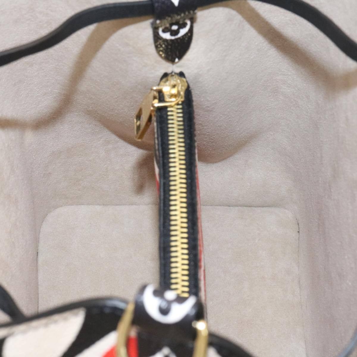 Louis Vuitton Louis Vuitton NeoNoe Limited Edition Crafty Monogram Giant Size ONE SIZE - 22 Thumbnail
