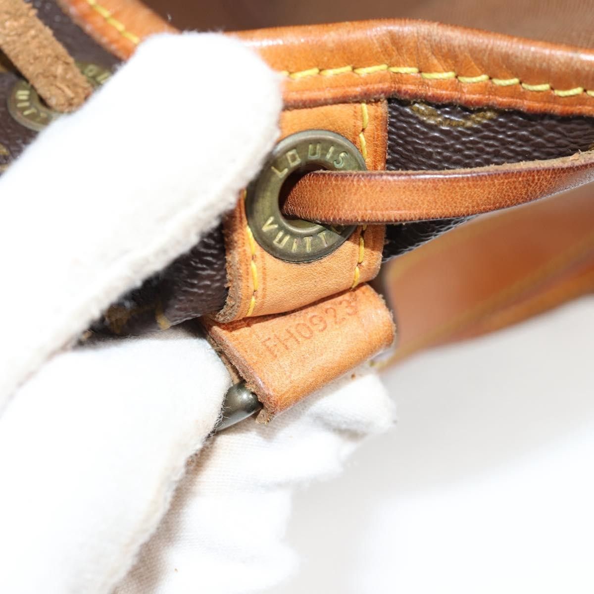 Louis Vuitton Louis Vuitton Petit Noe Handbag Monogram Canvas Size ONE SIZE - 7 Thumbnail