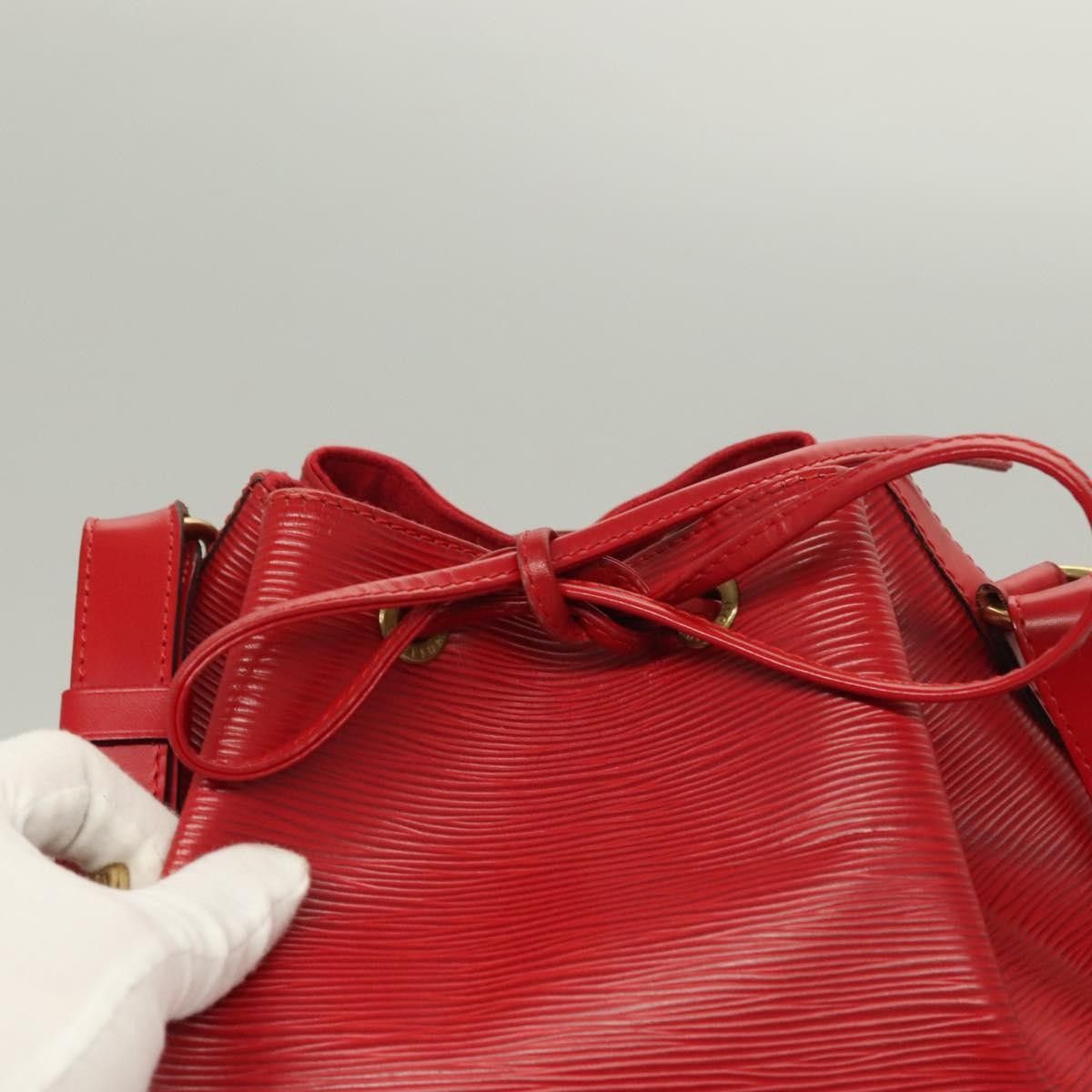 Louis Vuitton Louis Vuitton Petit Noe Handbag Epi Leather Size ONE SIZE - 17 Thumbnail